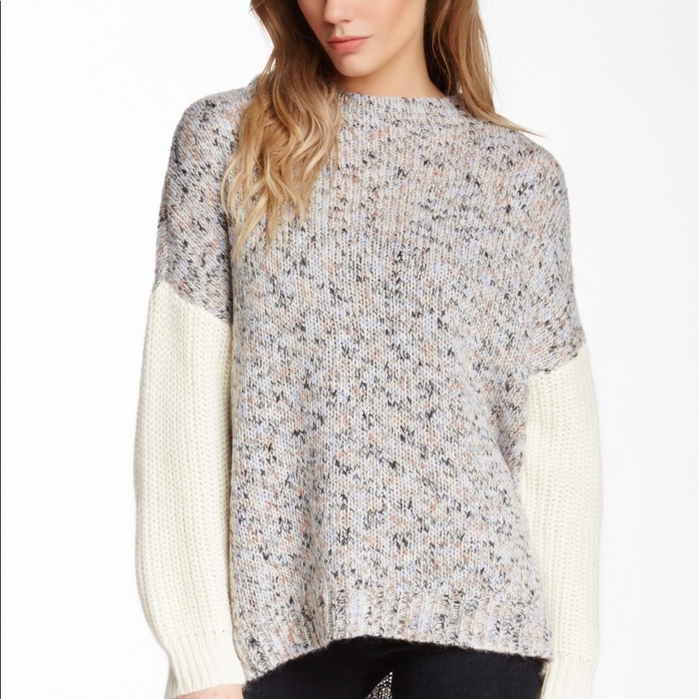 SHAE
Pullover Funnel Neck Sweater